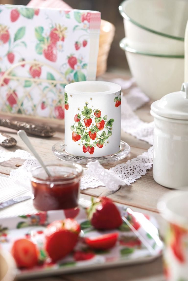 SB Bunch of strawberries-1